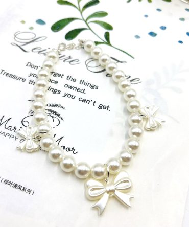Collar de perlas peque?as fragante cachorro colgante blanco